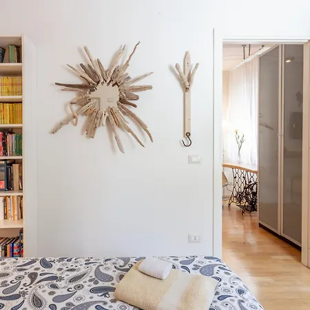Great View Artist's Apartment Ispra